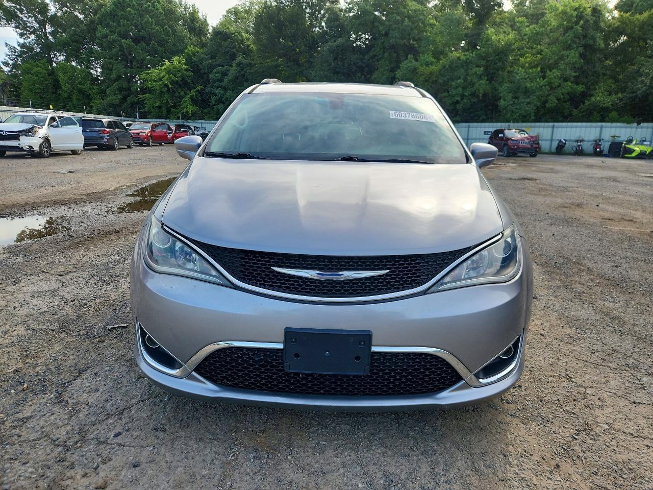 2017 Chrysler Pacifica Touring L - Image 5