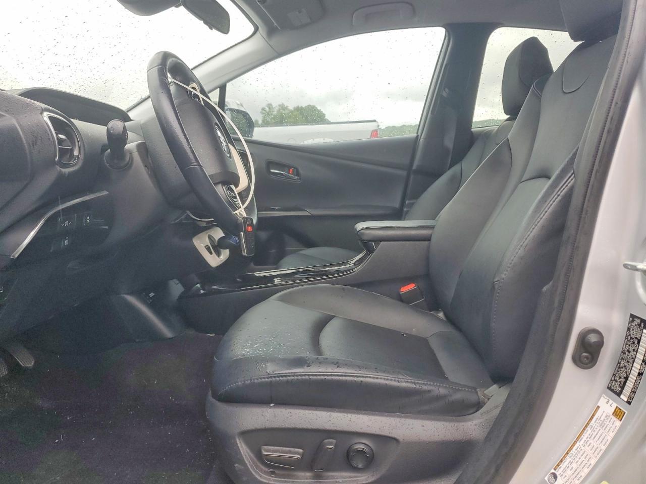 2018 Toyota Prius Prime Premium - Image 7