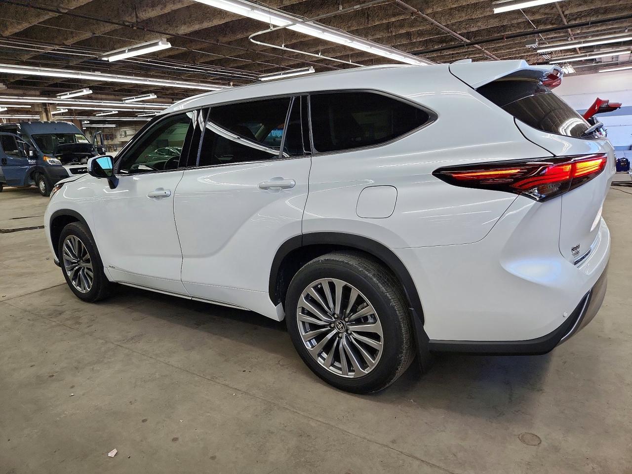 2025 Toyota Highlander Hybrid Limited 25Th Edition - Фото 2