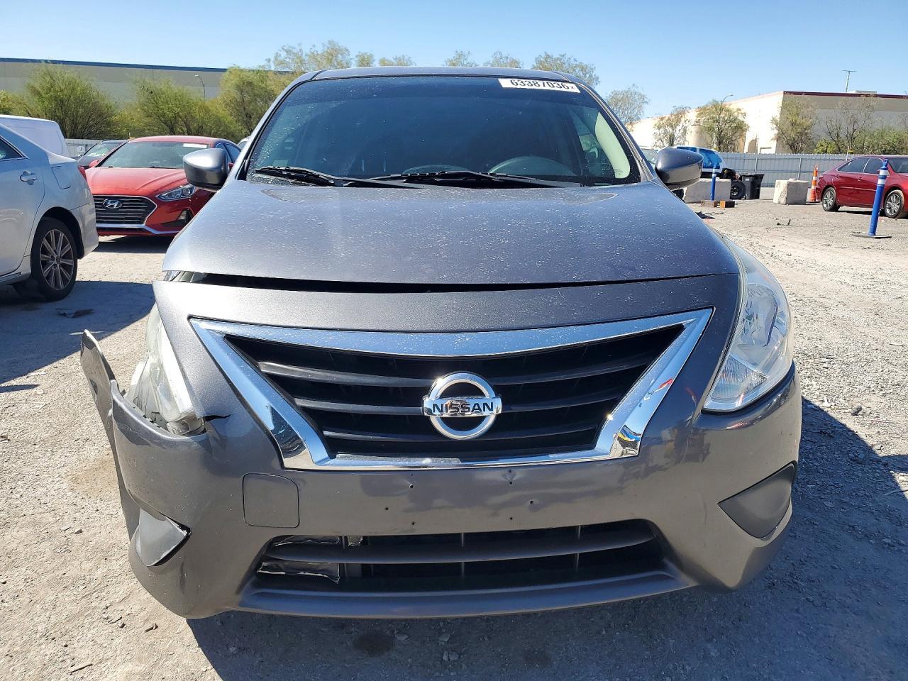 2018 Nissan Versa Sv - Image 5