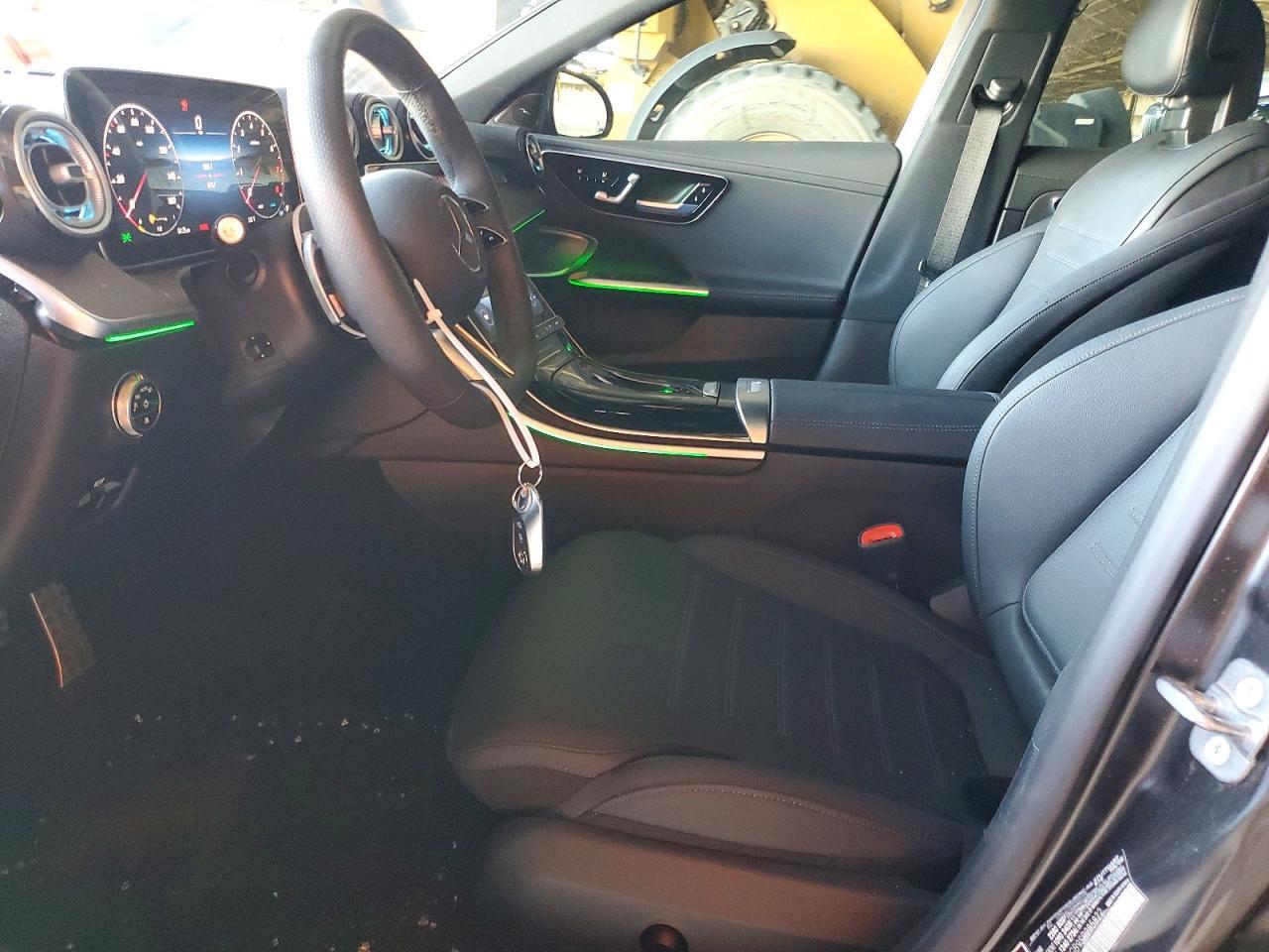 2025 Mercedes-Benz C 300 - Image 7
