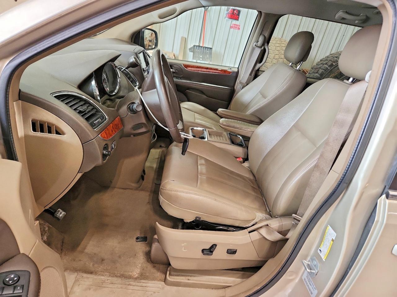 2015 Chrysler Town & Country Touring - Фото 7