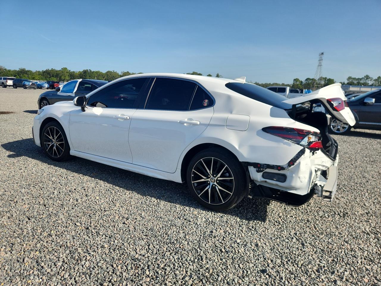 2024 Toyota Camry Se - Фото 2