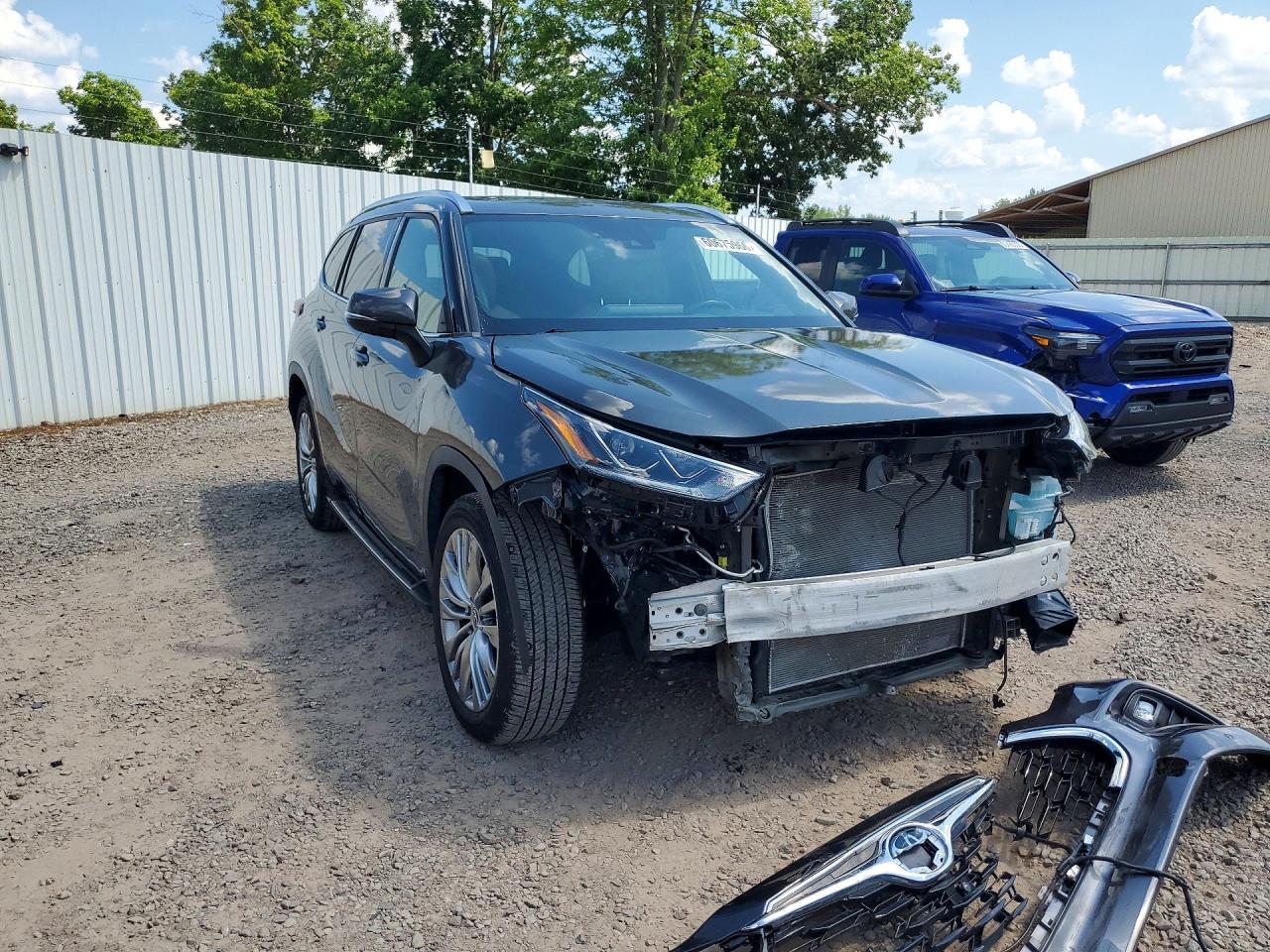2022 Toyota Highlander Platinum - Фото 4