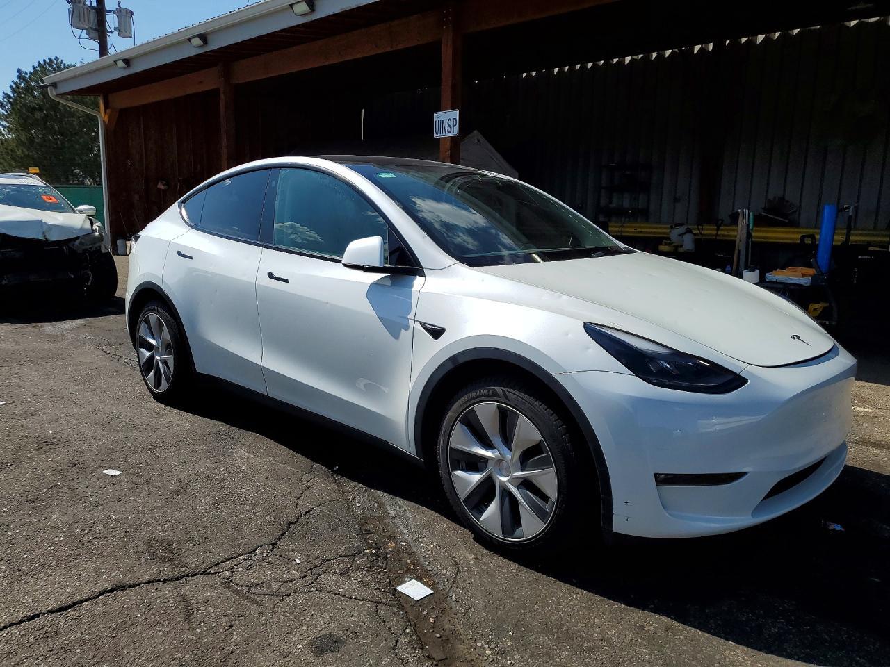 2023 Tesl Model Y - Image 4