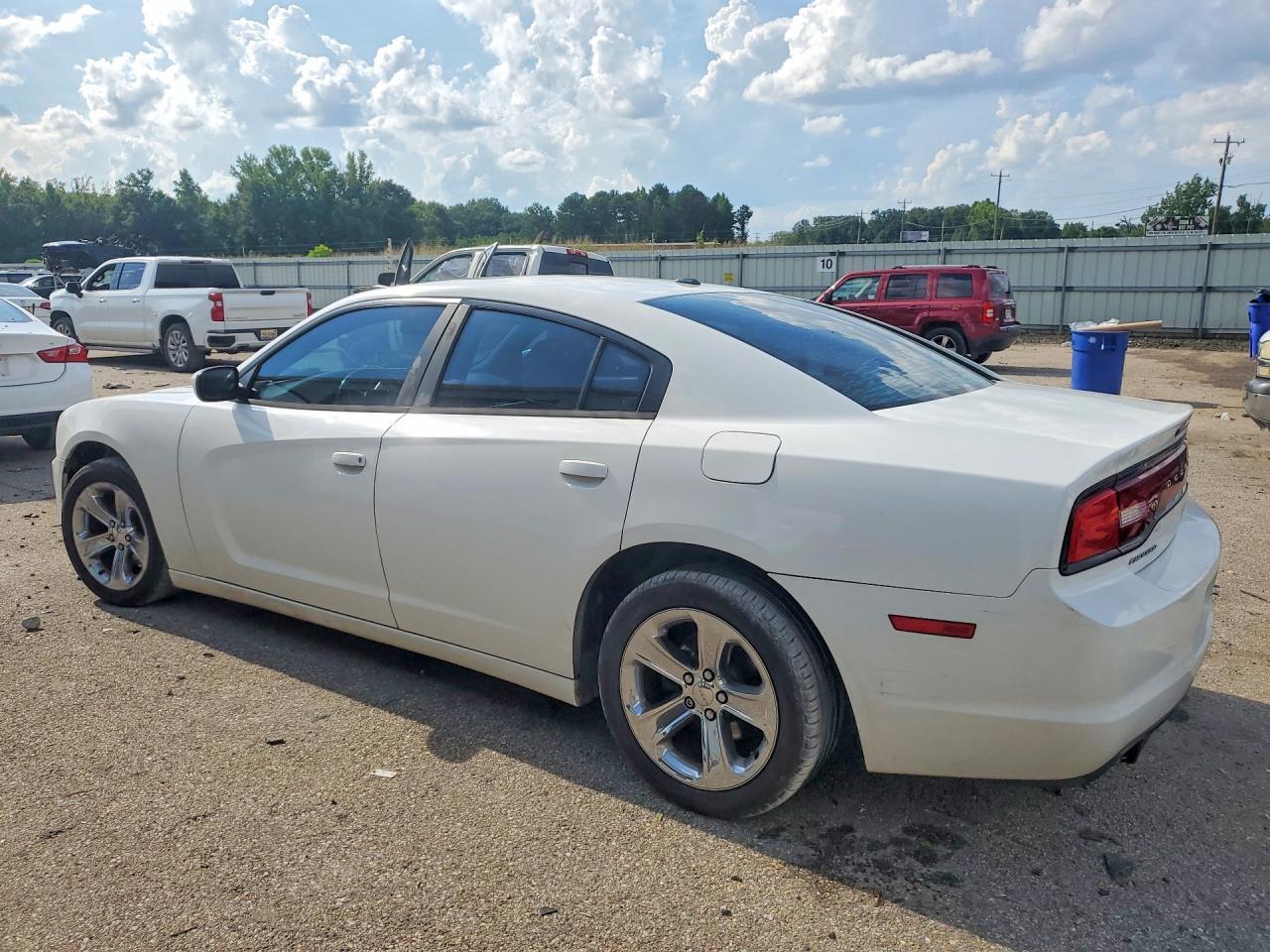 2011 Dodge Charger - Фото 2