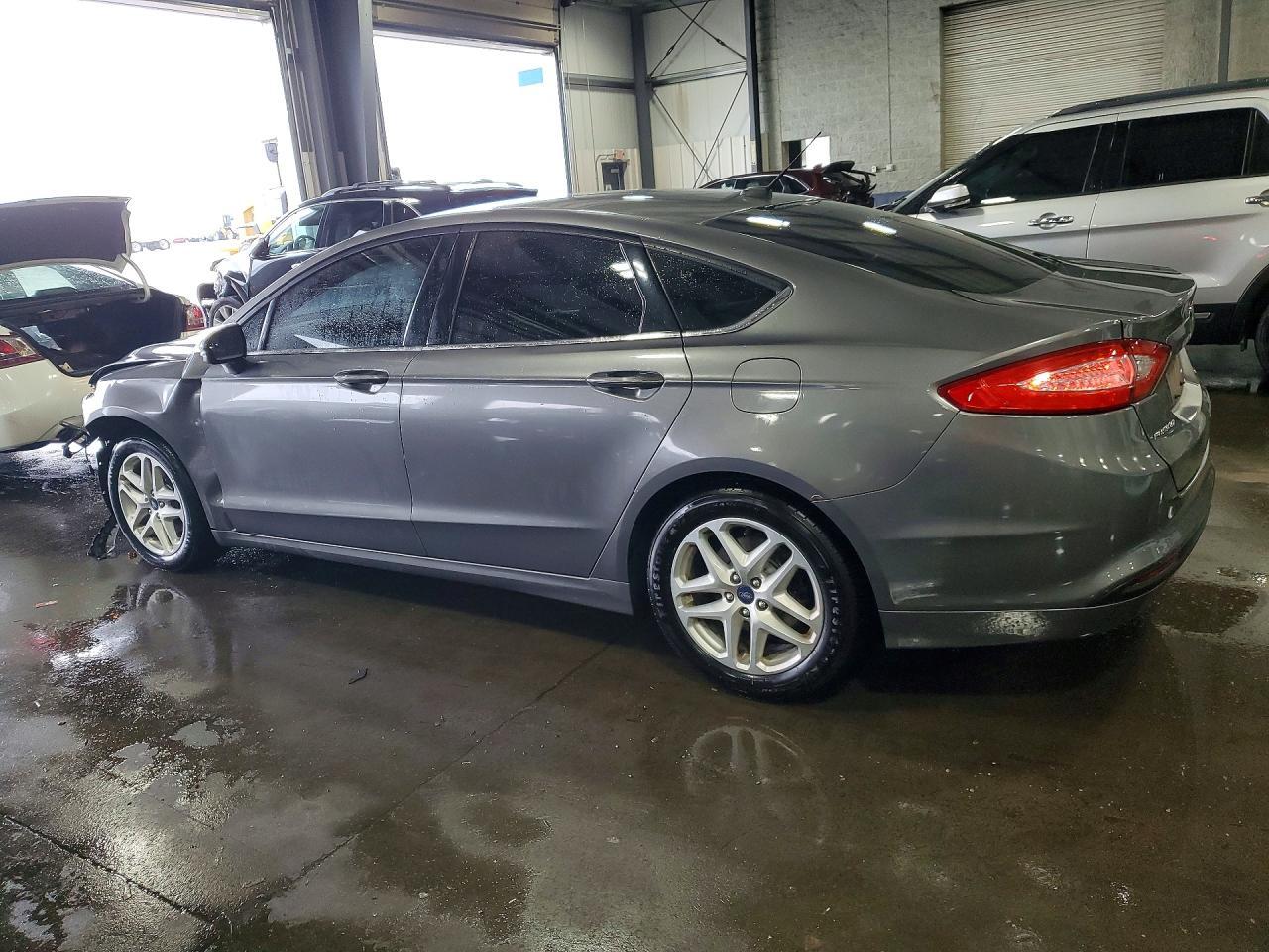 2014 Ford Fusion Se - Фото 2