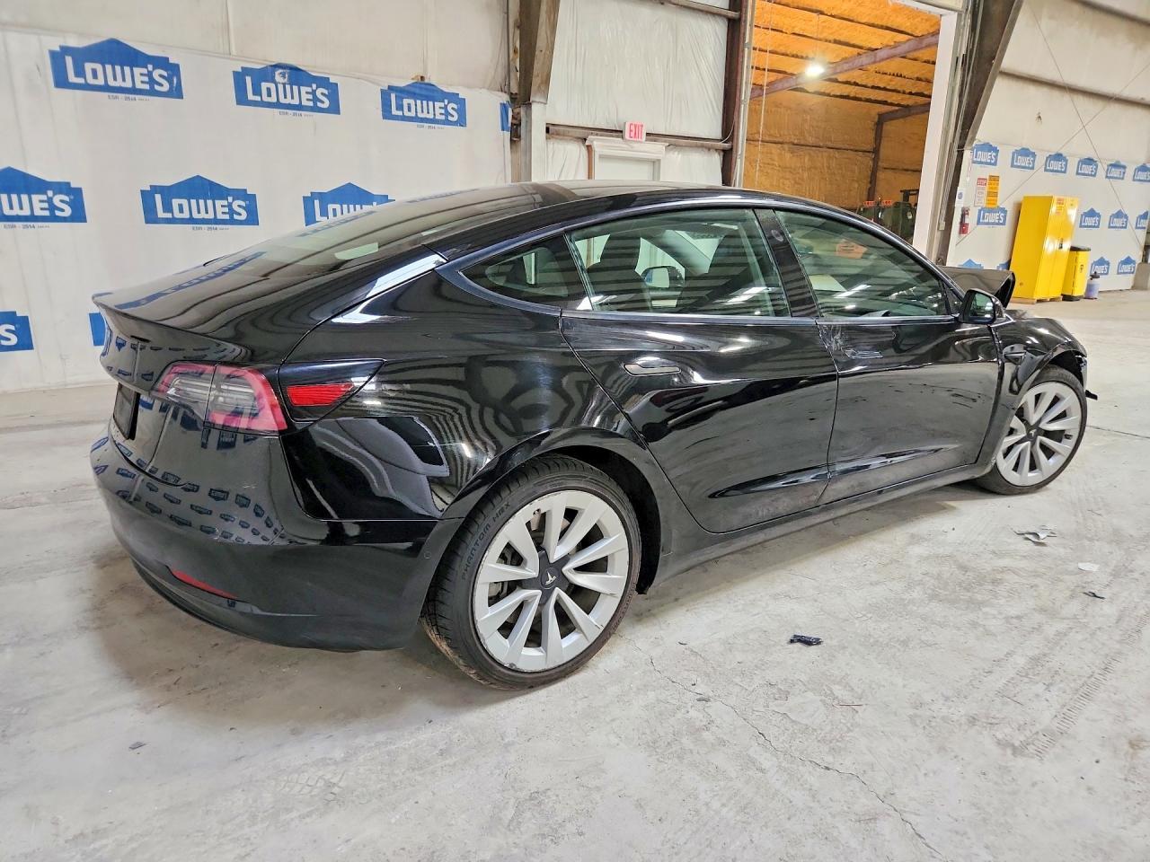 2022 Tesla Model 3 - Image 3