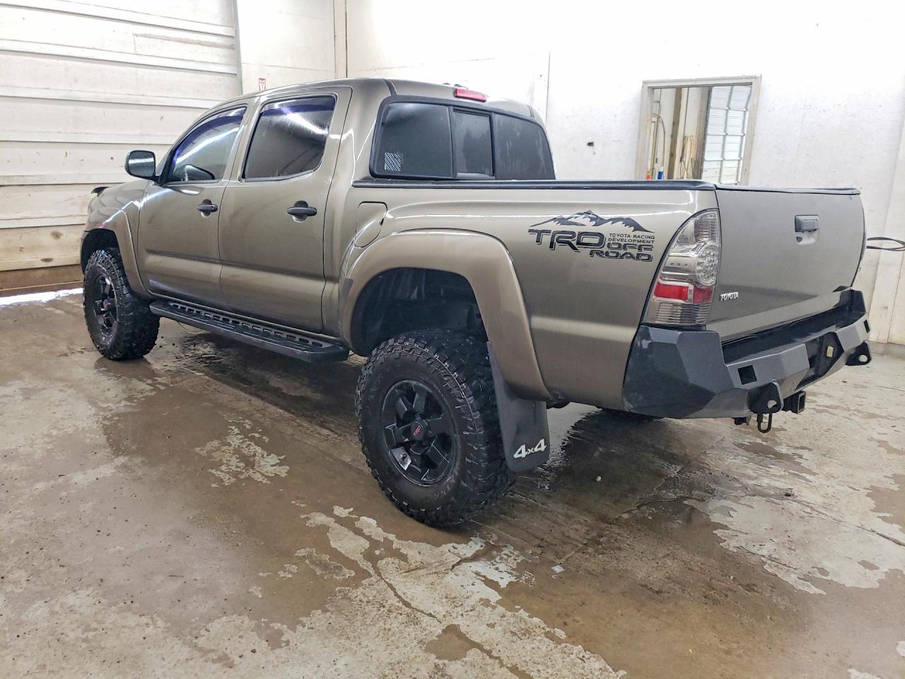 2011 Toyota Tacoma Double Cab - Фото 2