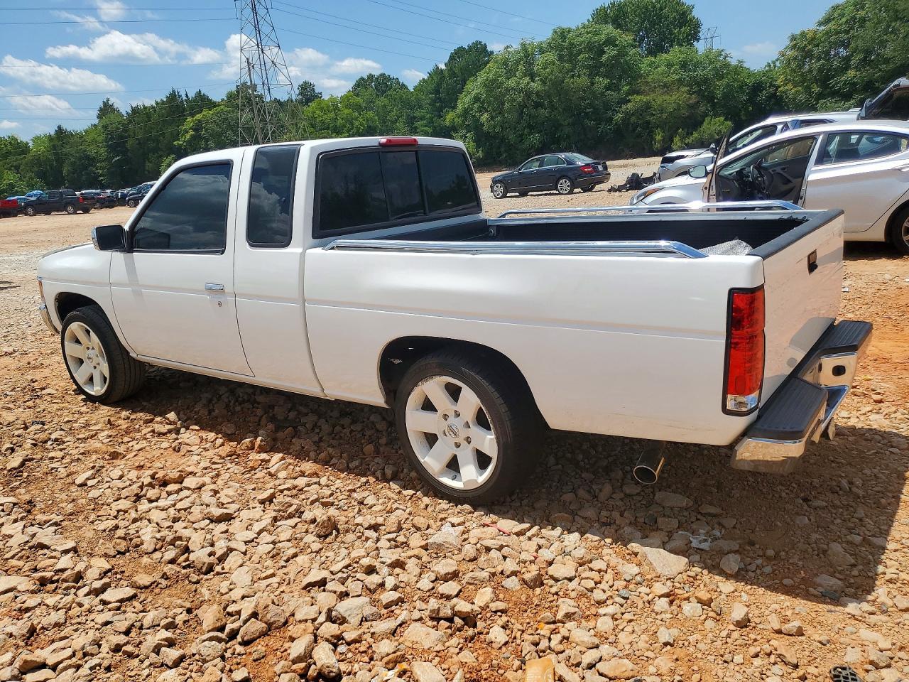 1995 Nissan Truck Xe V6 - Фото 2