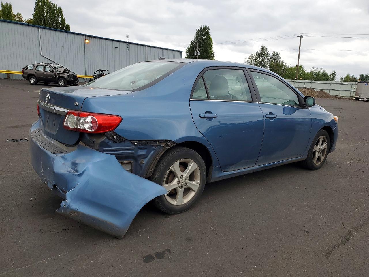 2013 Toyota Corolla Le - Фото 3