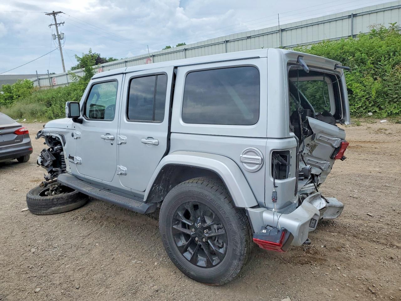 2022 Jeep Wrangler Unlimited Sahara - Image 2