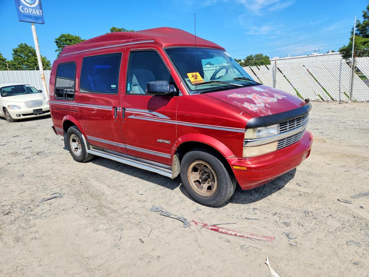 1999 Chevrolet Astro - Фото 4