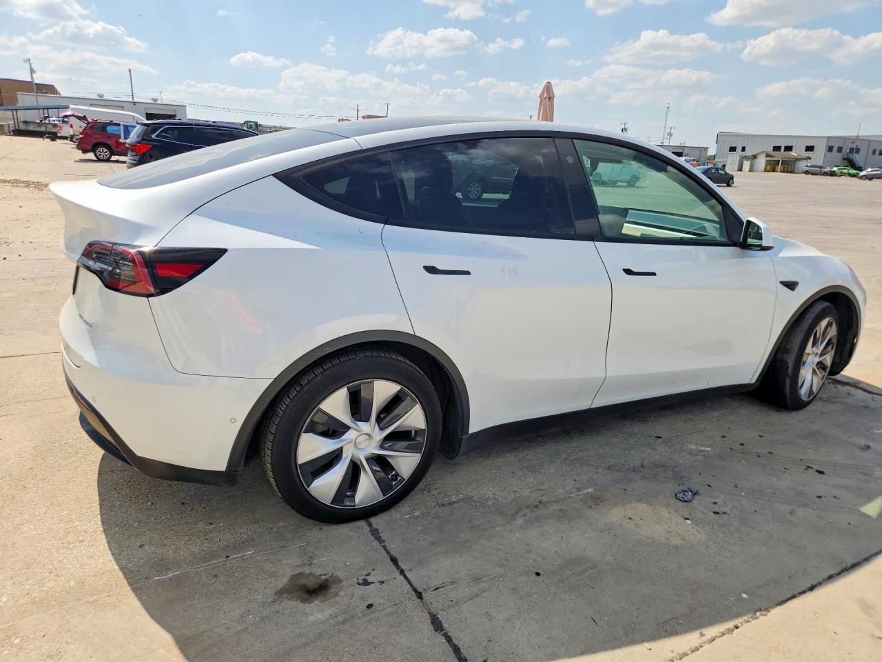 2021 Tesla Model Y - Image 3
