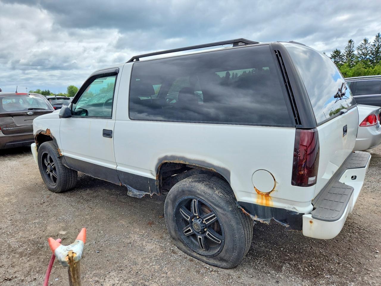 1998 Chevrolet Tahoe K1500 - Фото 2