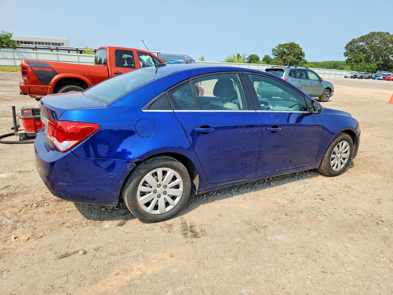 2012 Chevrolet Cruze Ls - Image 3