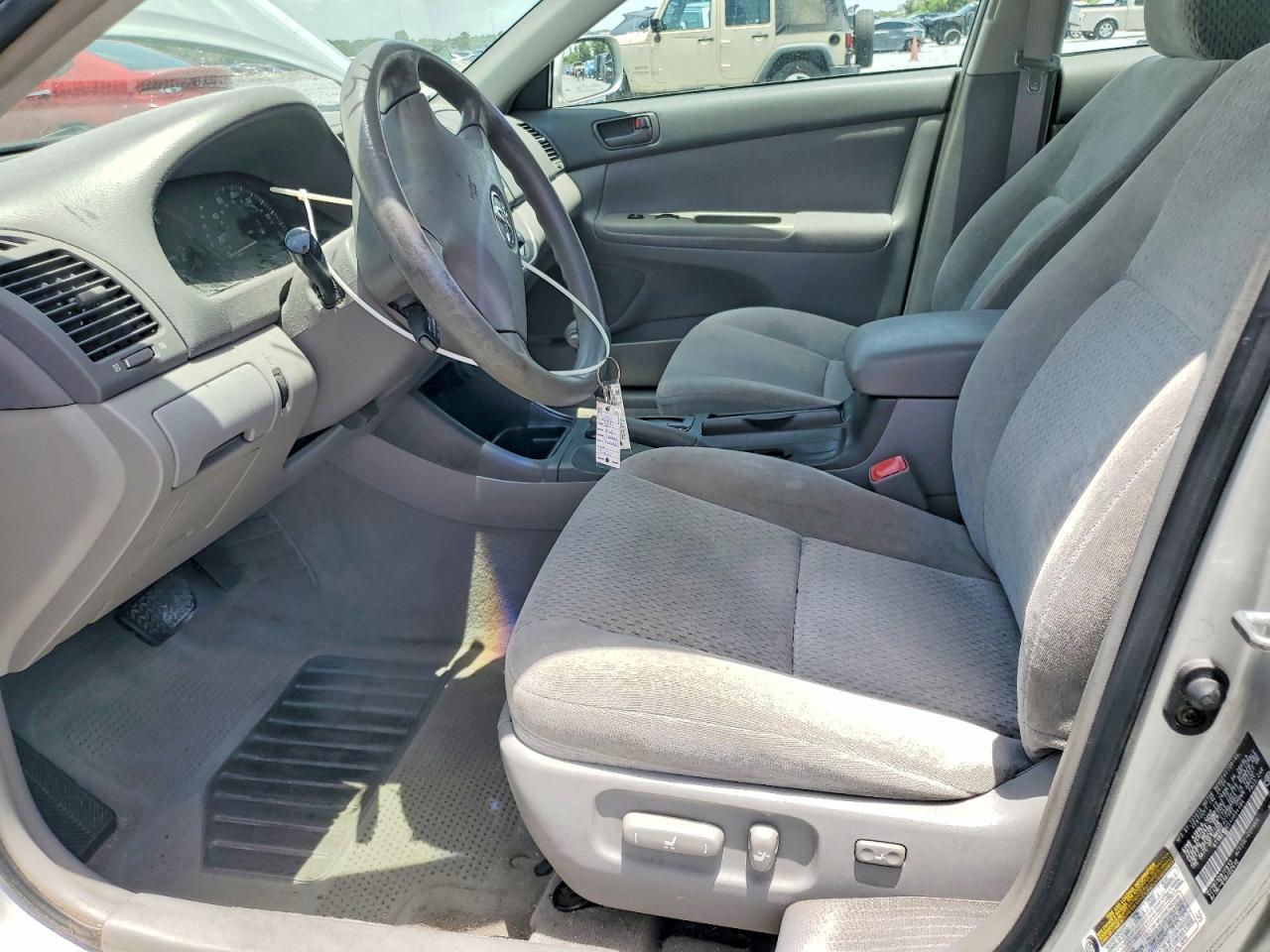 2004 Toyota Camry Le - Image 7