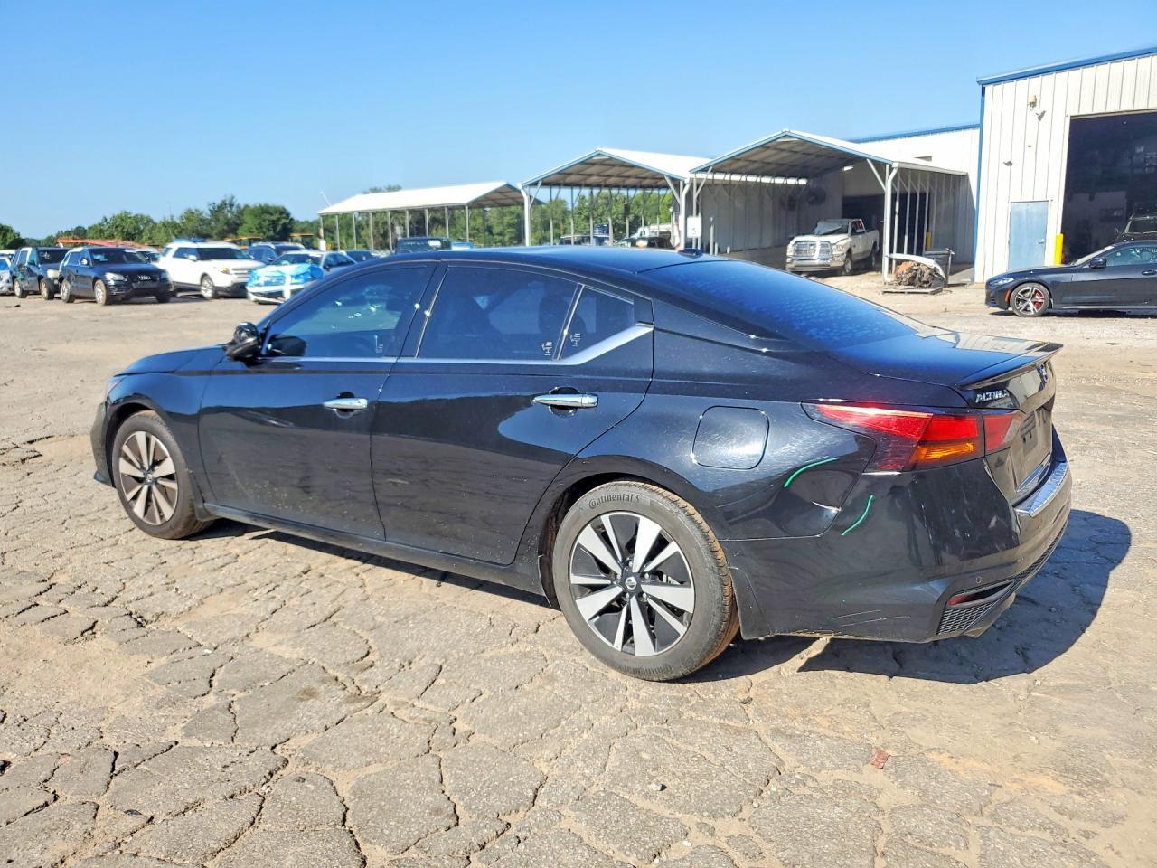 2021 Nissan Altima Sl - Фото 2