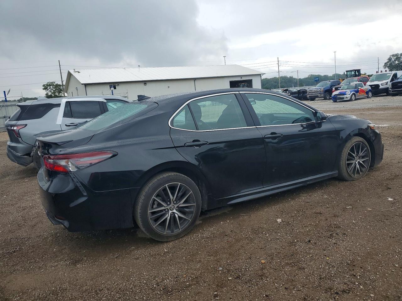 2023 Toyota Camry Se - Фото 3
