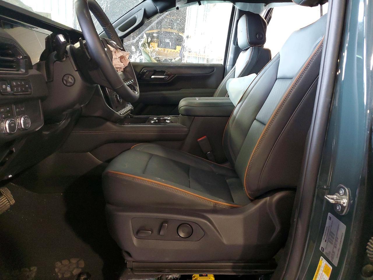 2025 GMC Yukon At4 - Image 7