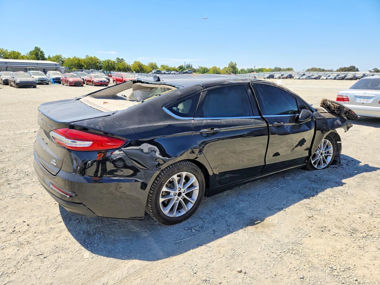 2020 Ford Fusion Se - Фото 3