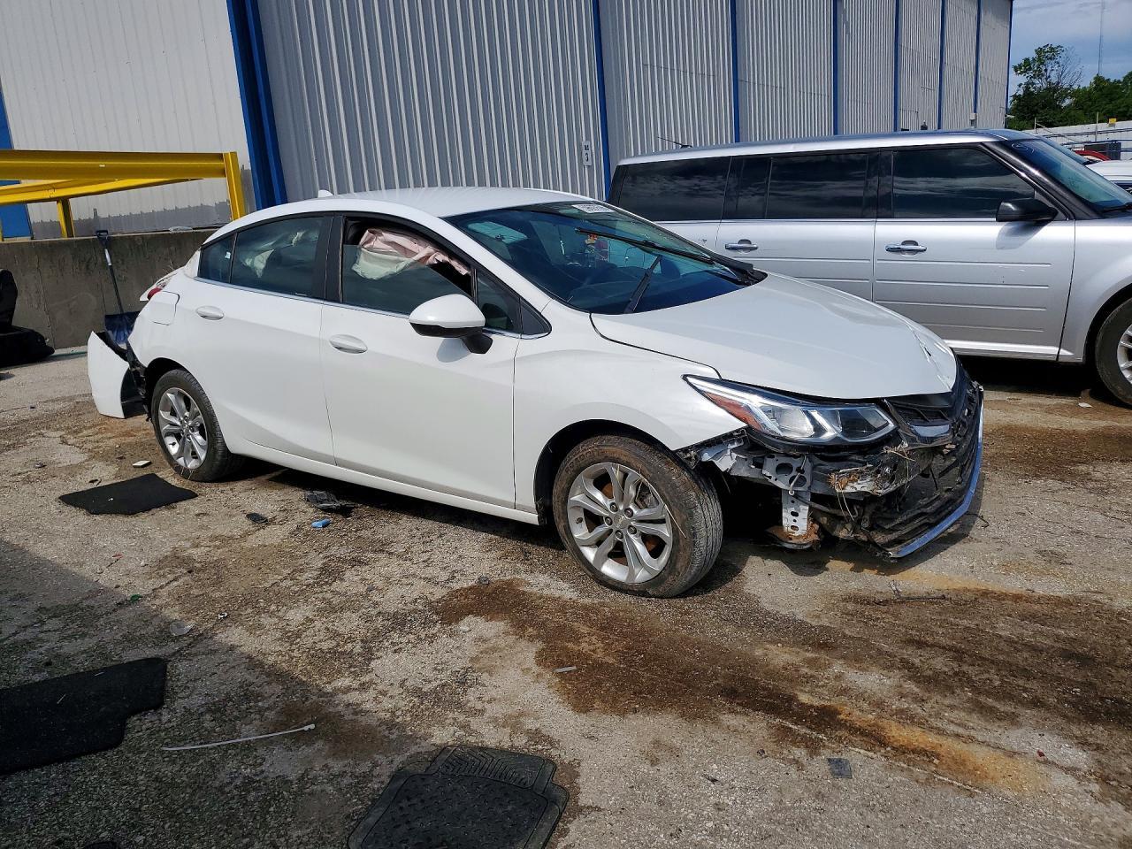 2019 Chevrolet Cruze Lt - Image 4