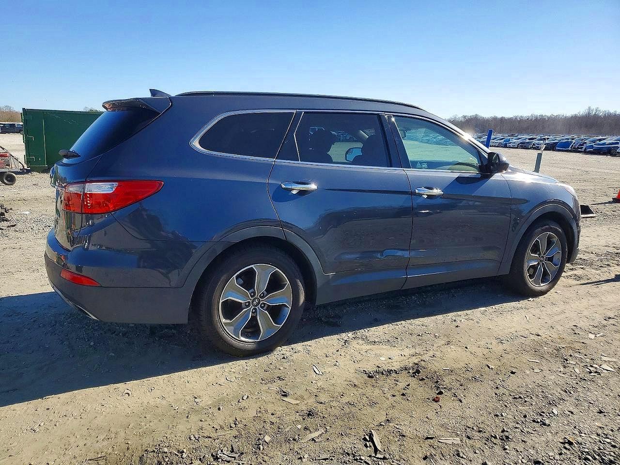2016 Hyundai Santa Fe Se - Image 3