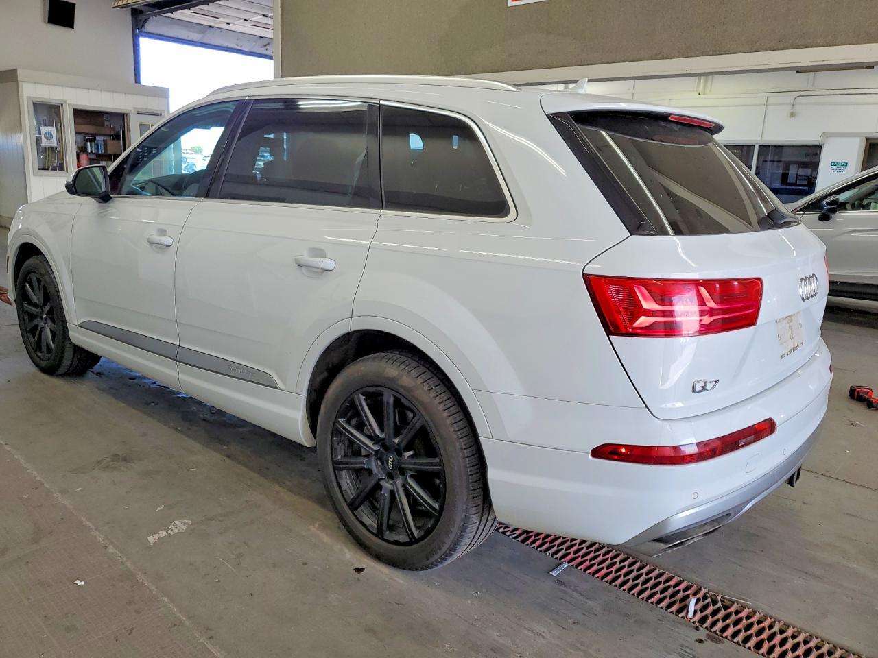2017 Audi Q7 Premium Plus - Фото 2