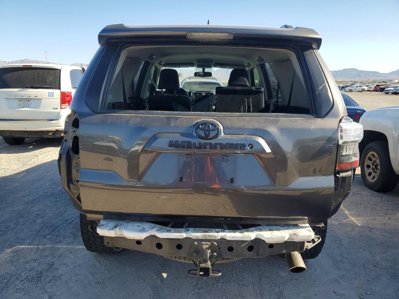 2019 Toyota 4Runner Sr5 Premium - Image 6