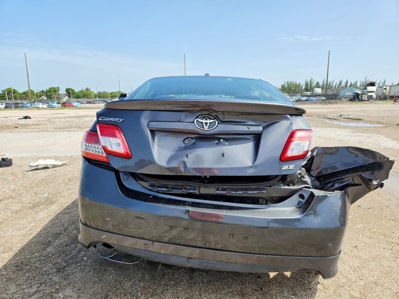 2011 Toyota Camry Se - Фото 6
