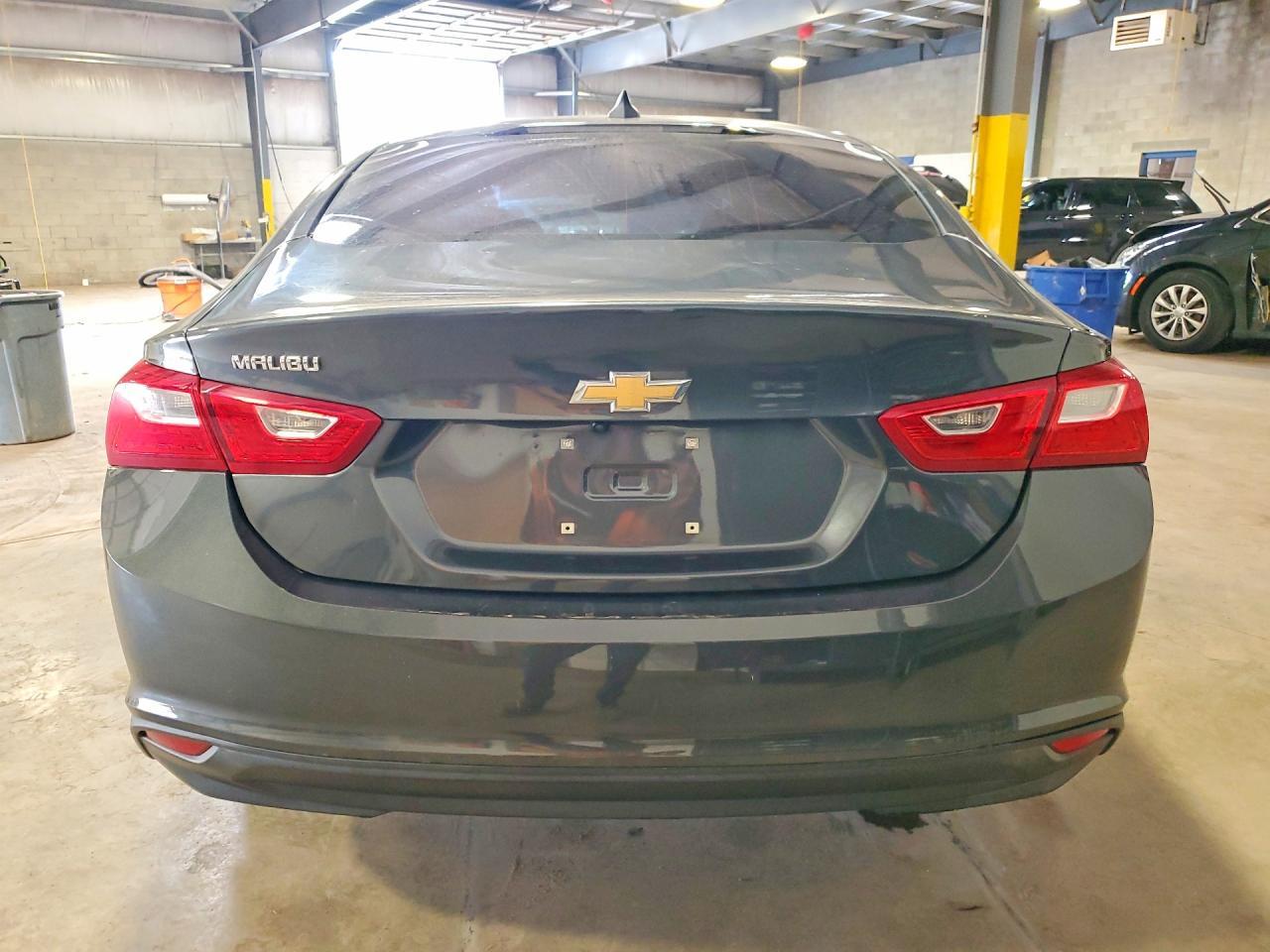 2017 Chevrolet Malibu Ls - Фото 6