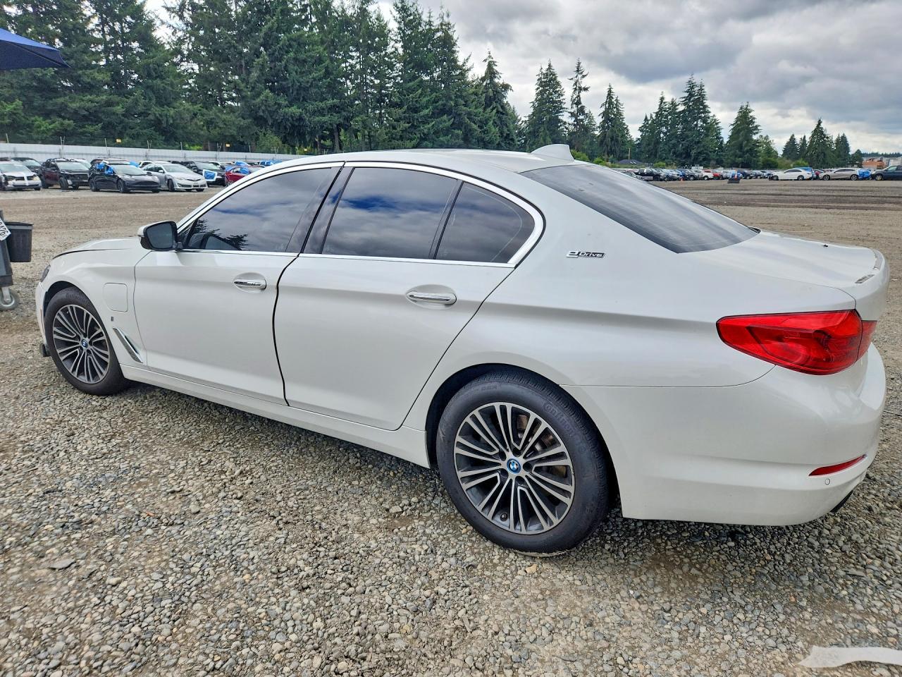 2018 BMW 530Xe - Фото 2