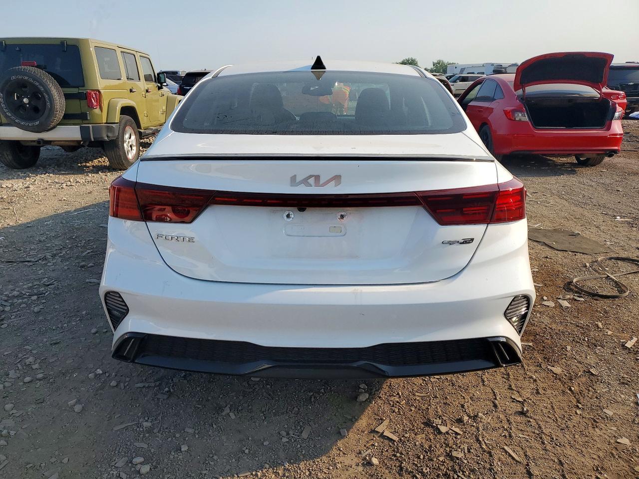 2023 Kia Forte Gt Line - Image 6