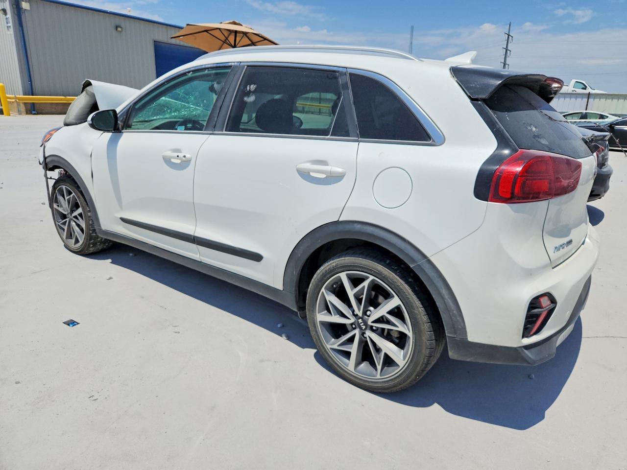 2020 Kia Niro Touring - Image 2