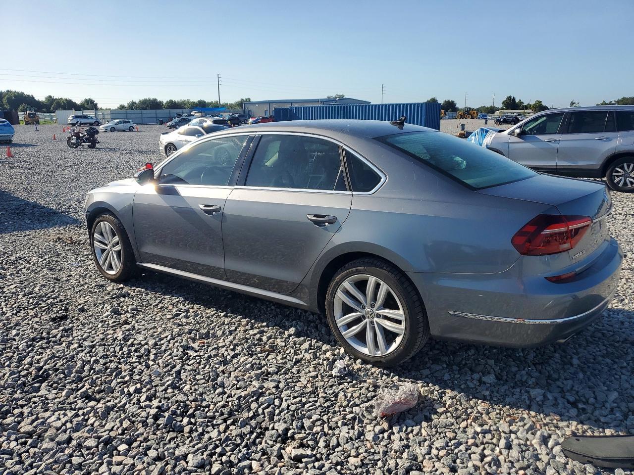 2018 Volkswagen Passat Se - Фото 2
