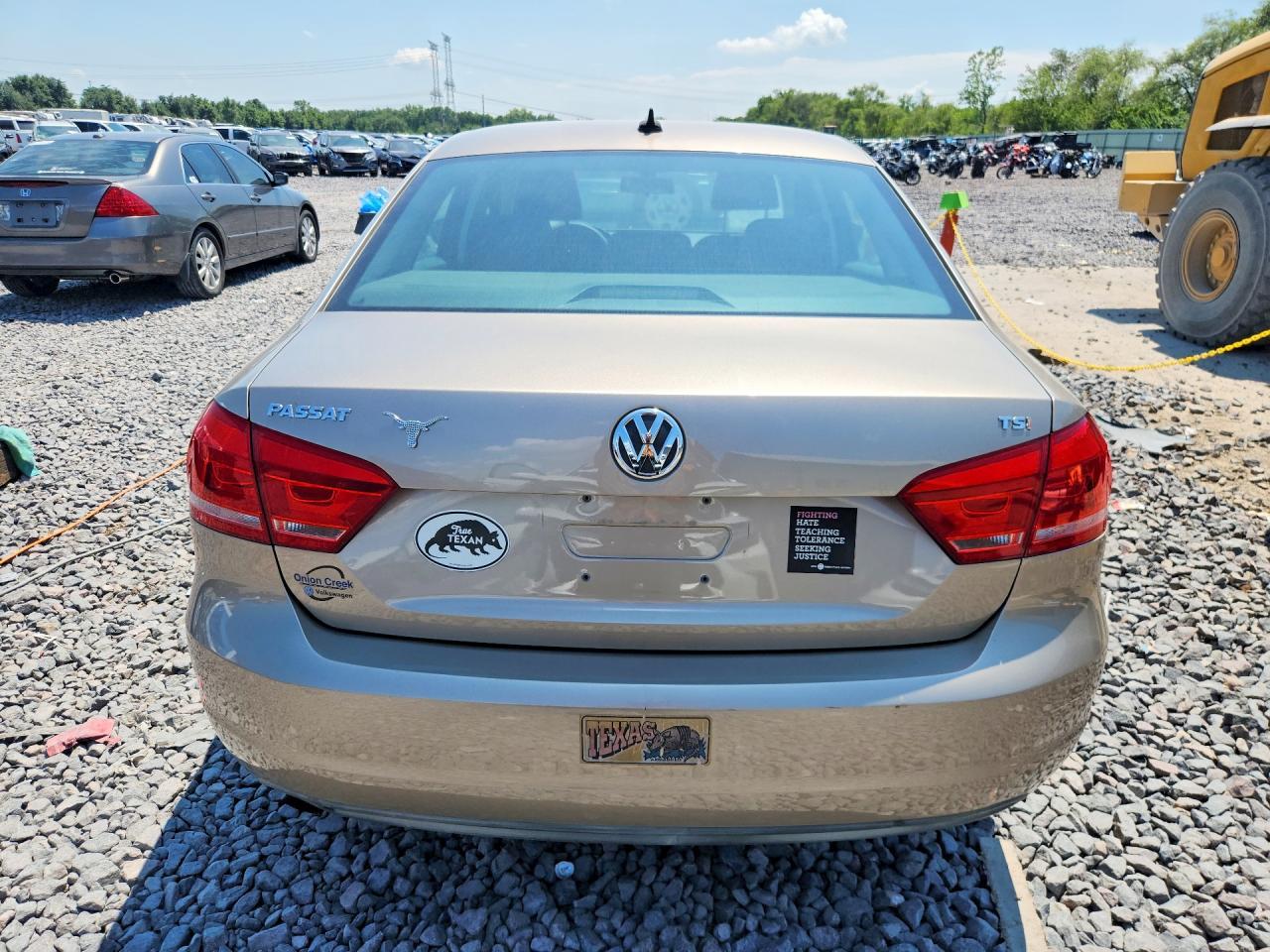 2015 Volkswagen Passat S - Фото 6