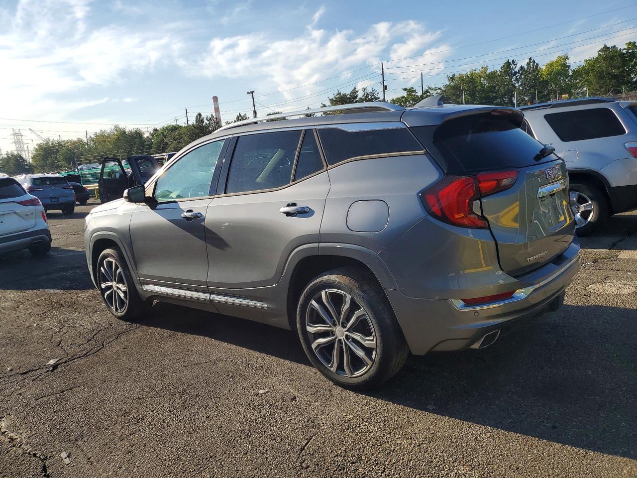 2020 GMC Terrain Denali - Фото 2