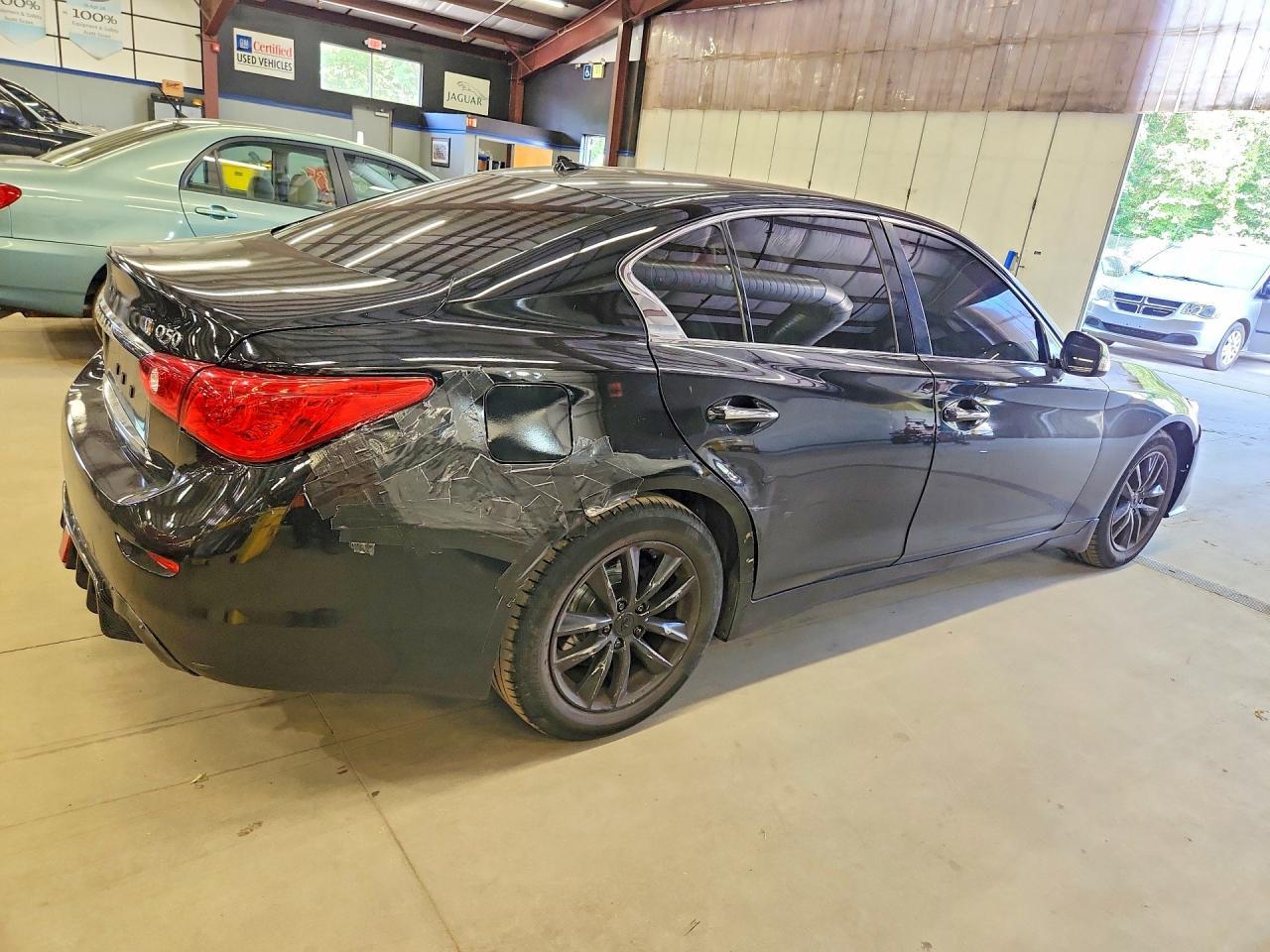 2015 Infiniti Q50 Premium - Image 3