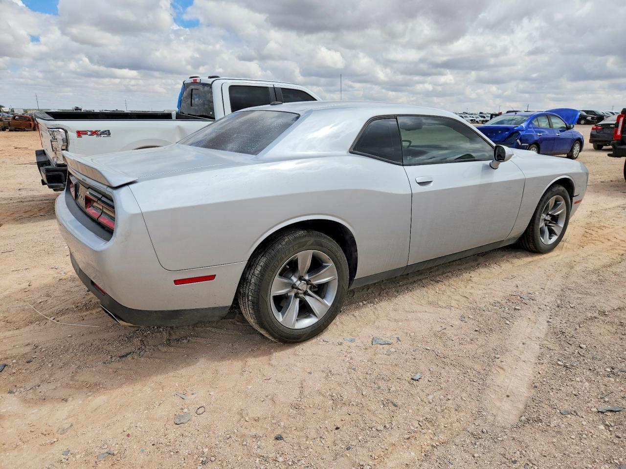 2019 Dodge Challenger Sxt - Image 3