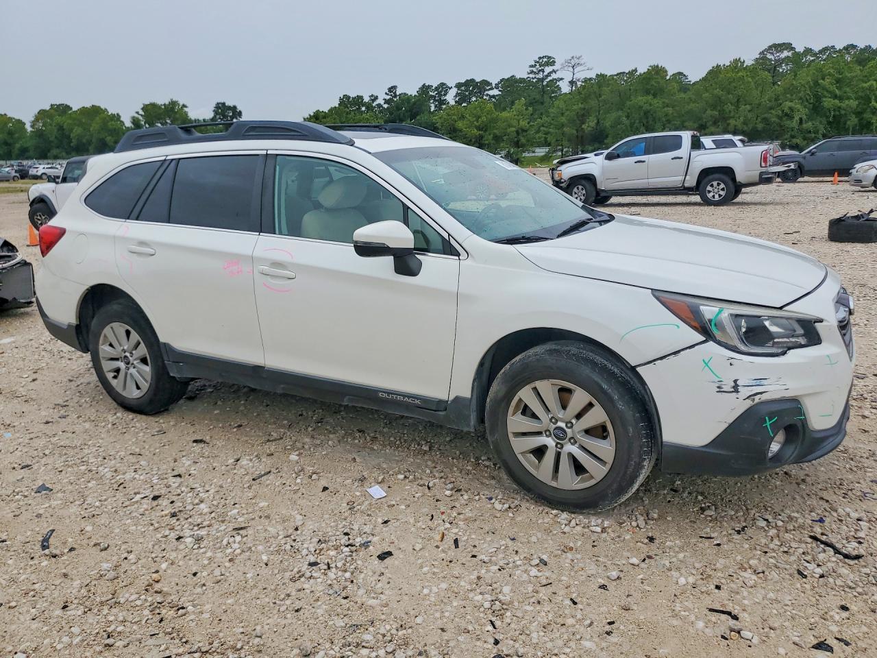 2019 Subaru Outback 2.5I Premium - Image 4