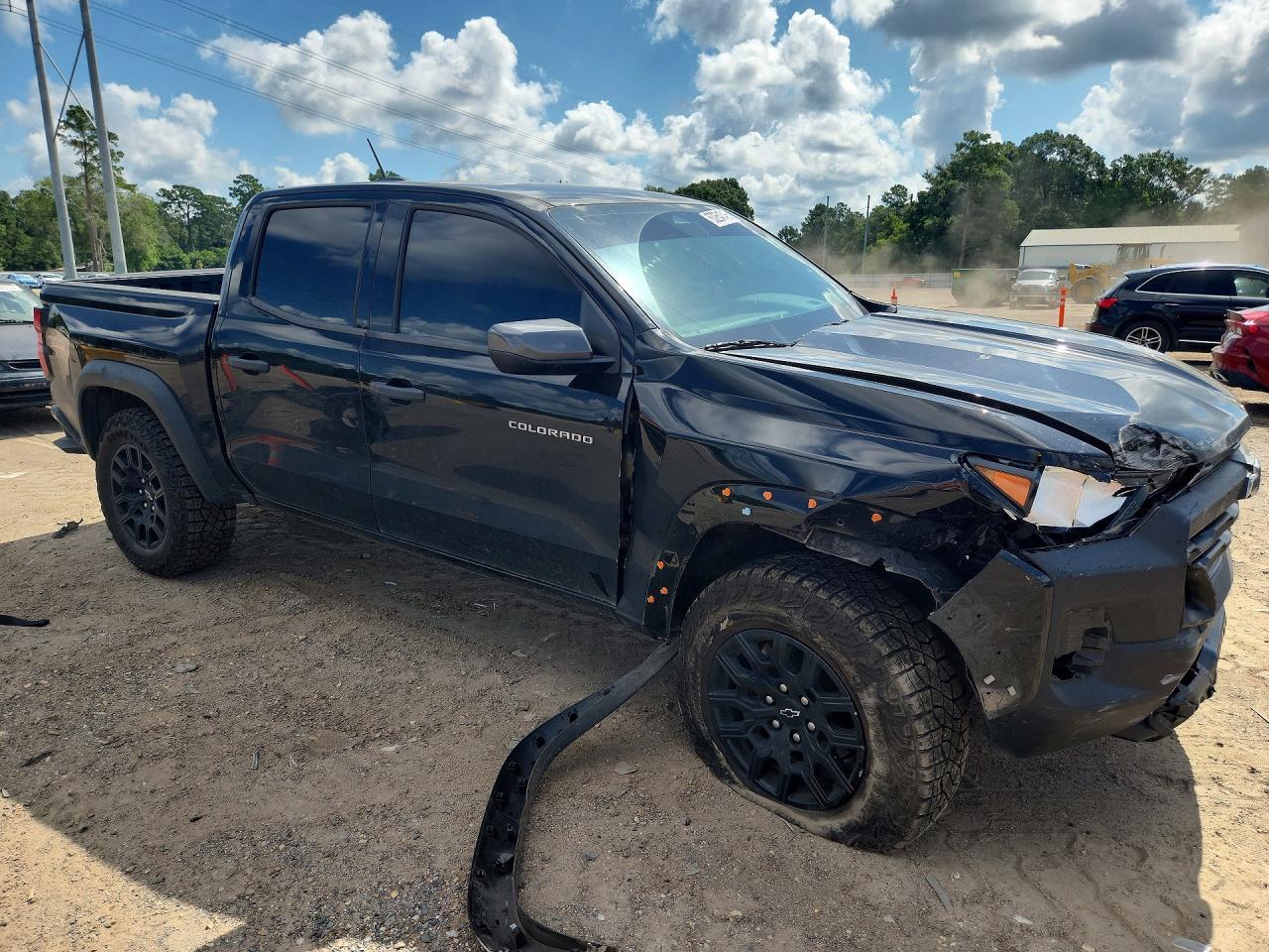 2025 Chevrolet Colorado Trail Boss - Image 4