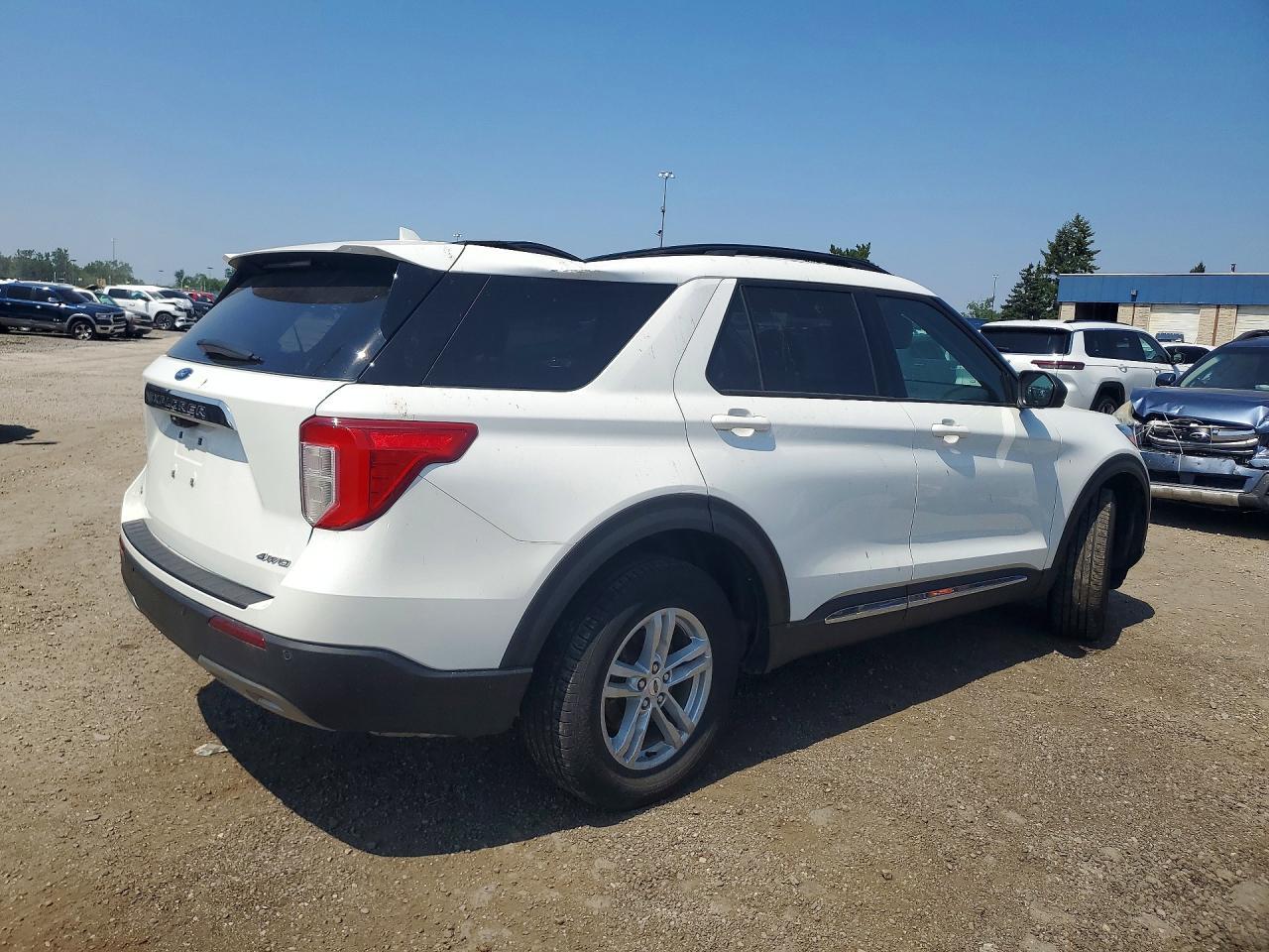 2023 Ford Explorer Xlt - Image 3