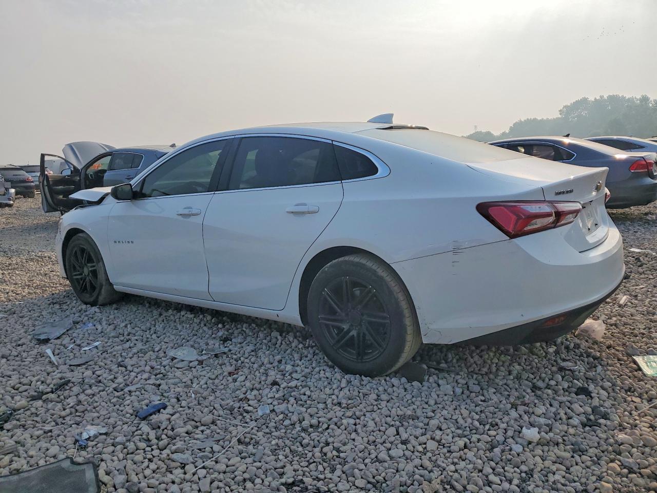 2020 Chevrolet Malibu Lt - Image 2