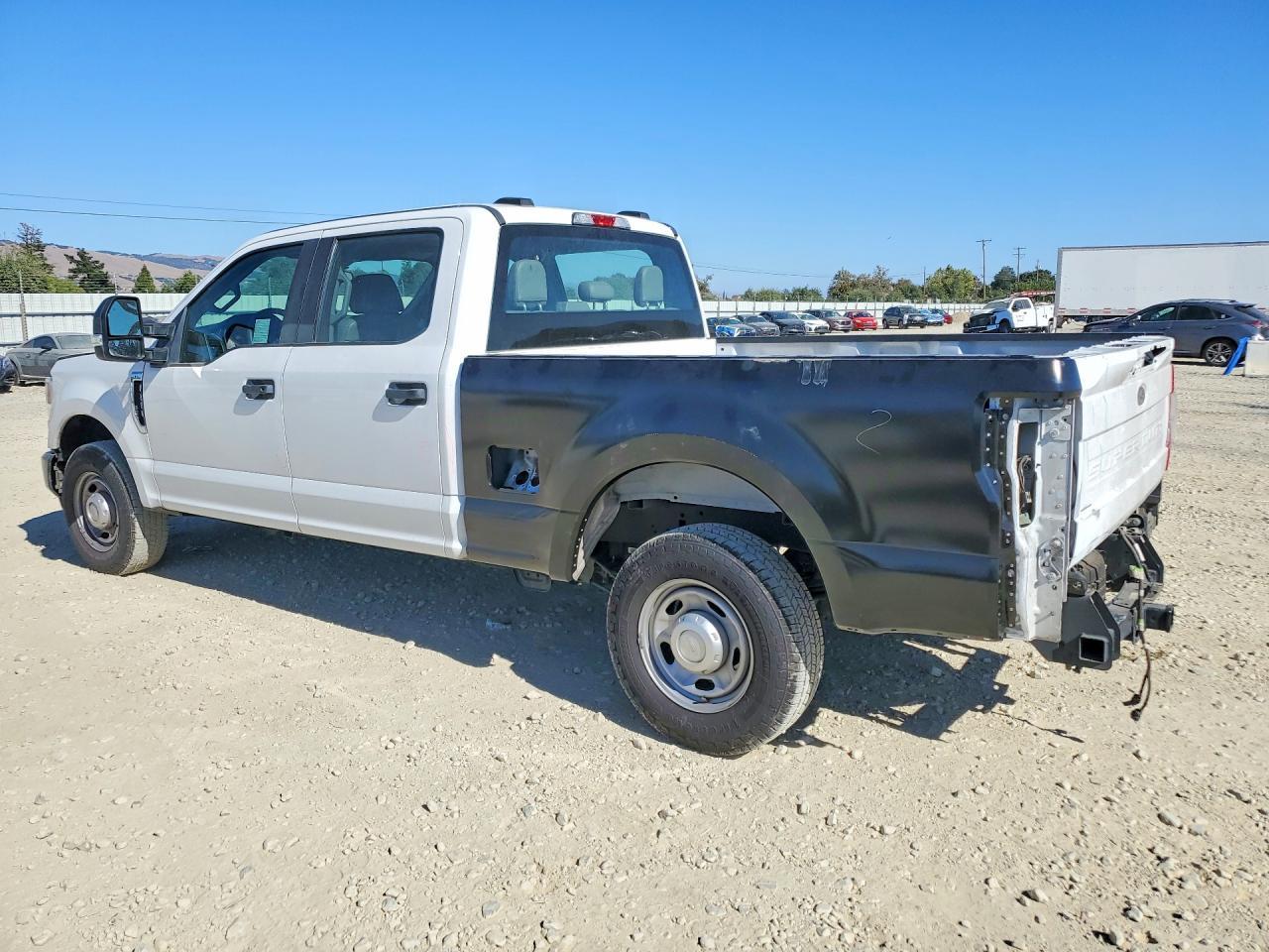2022 Ford F250 Super Duty - Фото 2