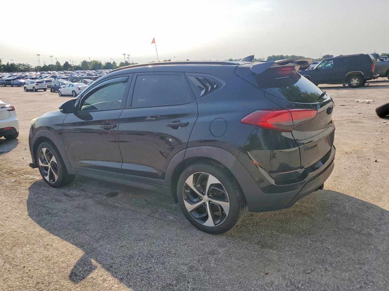 2017 Hyundai Tucson Limited - Фото 2