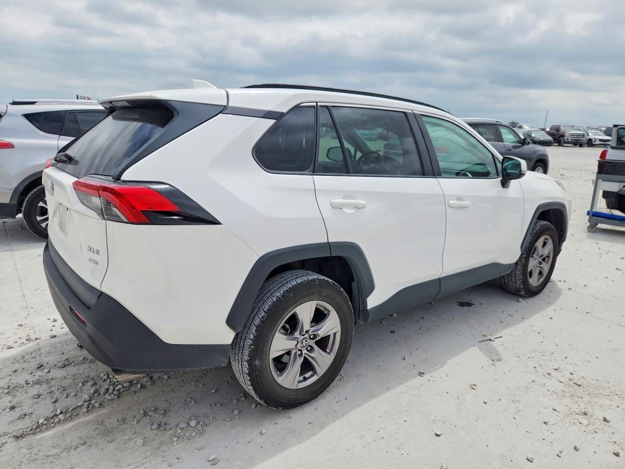 2024 Toyota Rav4 Xle - Image 3