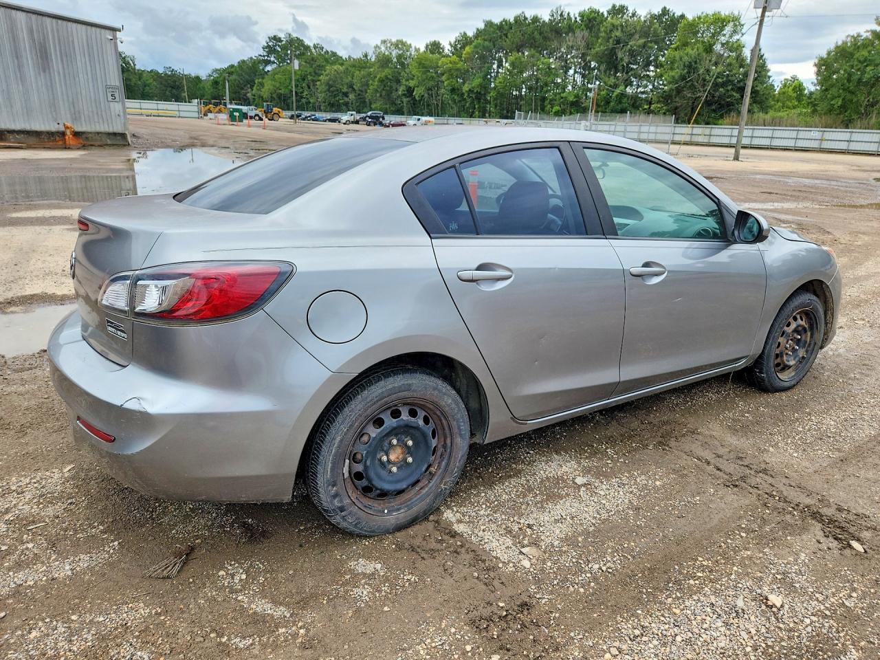 2013 Mazda 3 I - Image 3