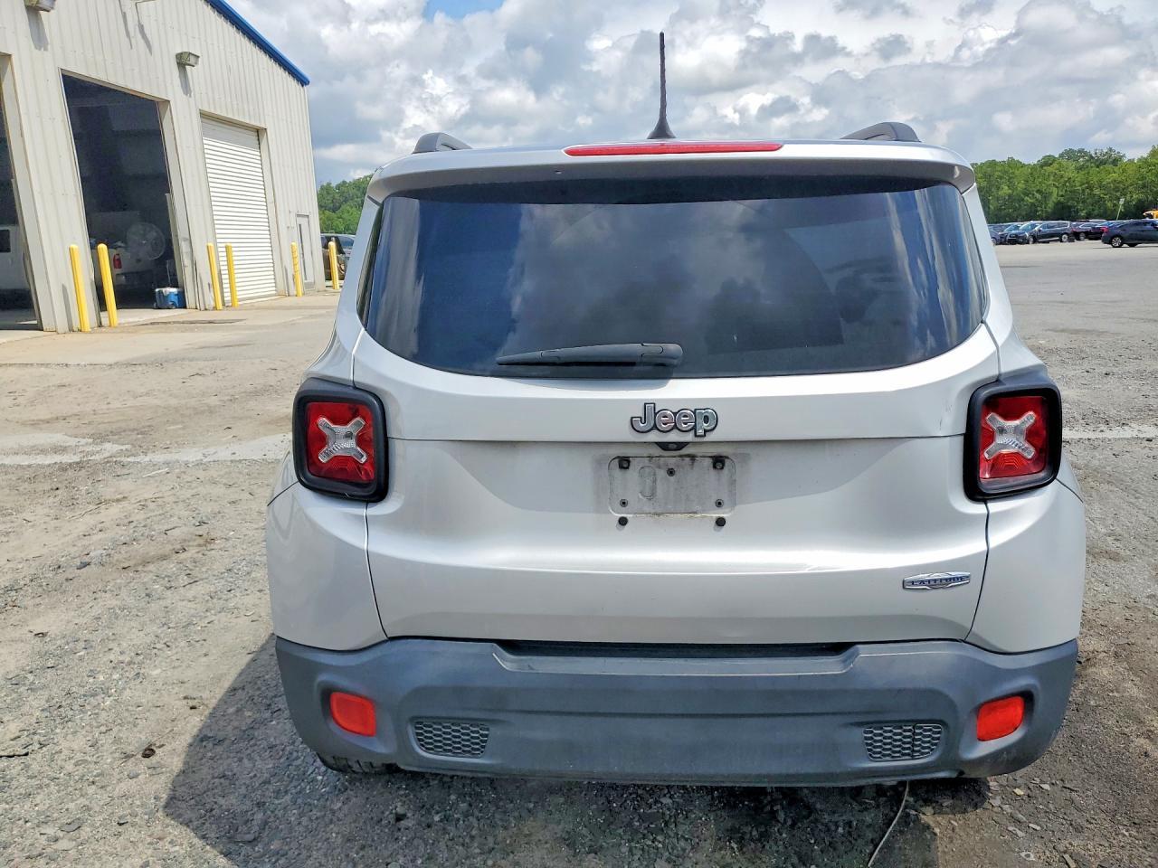 2017 Jeep Renegade Latitude - Фото 6