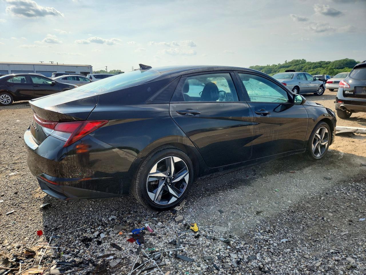 2023 Hyundai Elantra Sel - Image 3