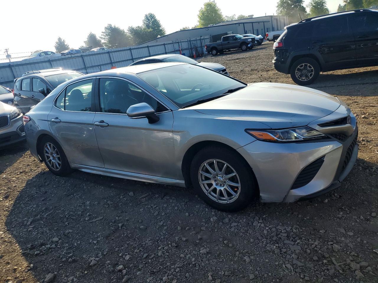 2020 Toyota Camry - Фото 4